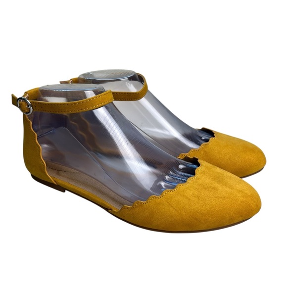 Torrid Mustard Yellow Size 8W Scalloped Ankle Strap Flats - Picture 1 of 11